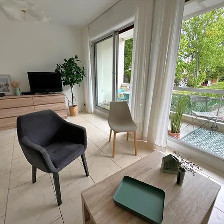 à : à 50m, Terrasse, Parking, Wifi, 4 Pers - Fr-1-474-266 *